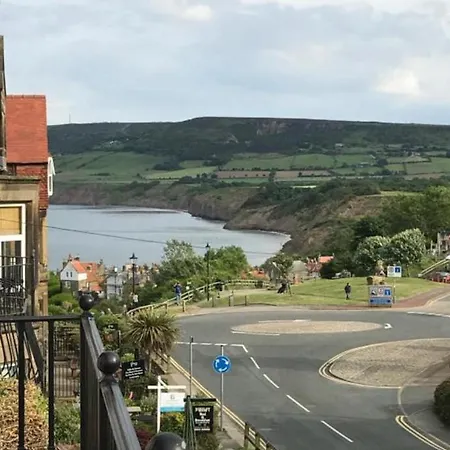 The Wayfarer, Robin Hoods Bay-2